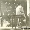 БГПИ_1966 год_репетиция, за ф-но Михаил Плевако, на столе сидит В. Самойлов
